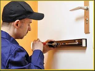 Chicago Main Locksmith Chicago, IL 312-585-3790