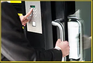 Chicago Main Locksmith Chicago, IL 312-585-3790
